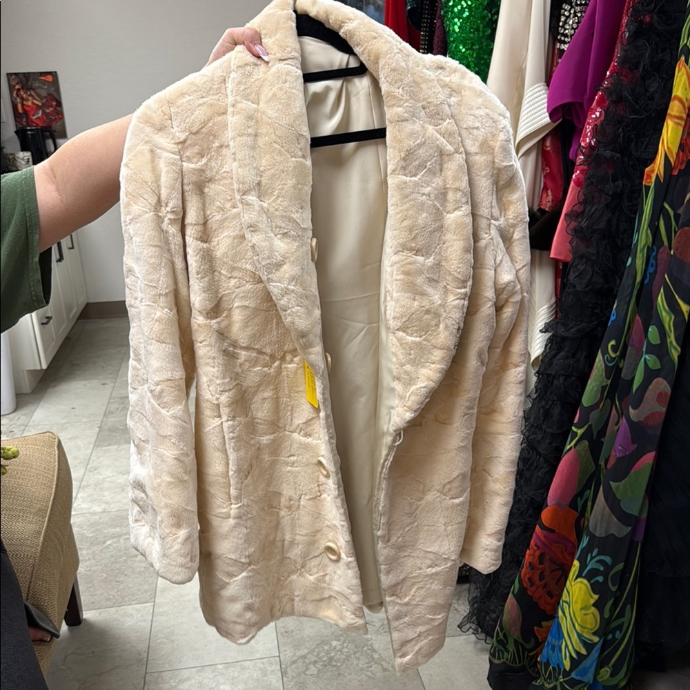 Neiman Marcus Cream Teddy Jacket Luxuriously Fluffy Oversized